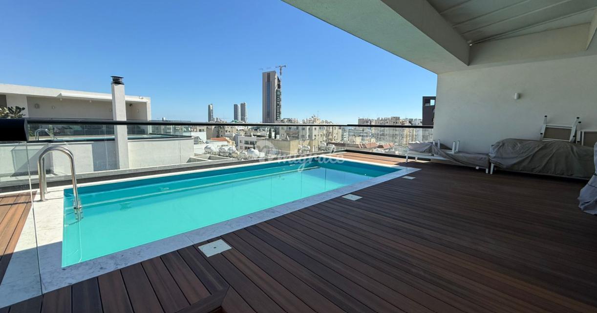 Пентхаус с 3 Спальнями в Агиос Николаос, Лимассол
 (3 Bedroom Penthouse In Agios Nicolaos, Limassol)