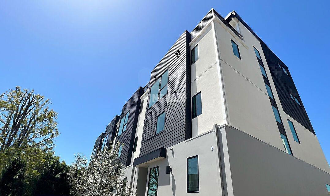 Современный дом в модном районе Лос-Анджелеса (3411 Fletcher Dr, Los Angeles, CA 90065)
