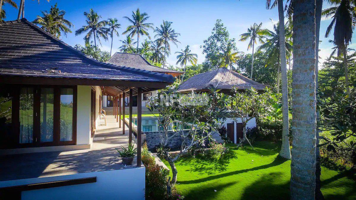 Four-Bedroom Oasis with Pool on Balian