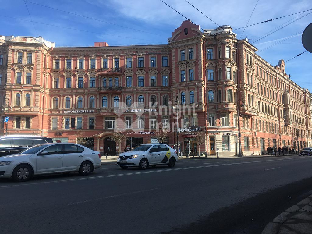 Торговое помещение 132.0 м² рядом с метро Петроградская, Каменноостровский  проспект, 31 - аренда без посредников