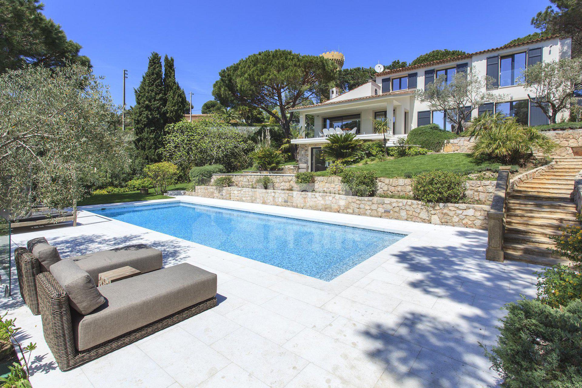 Роскошная вилла в Каннах с видом на море