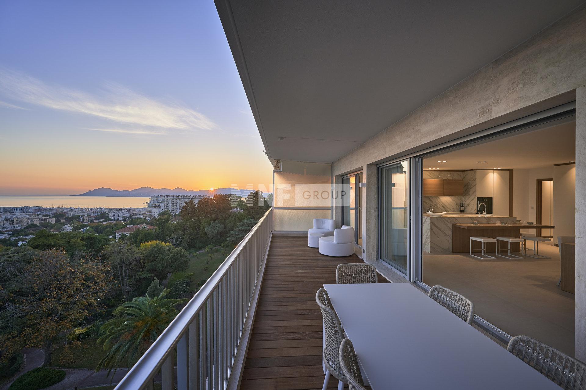 Апартаменты с панорамным видом в престижном районе Канн (Reference : 8008)