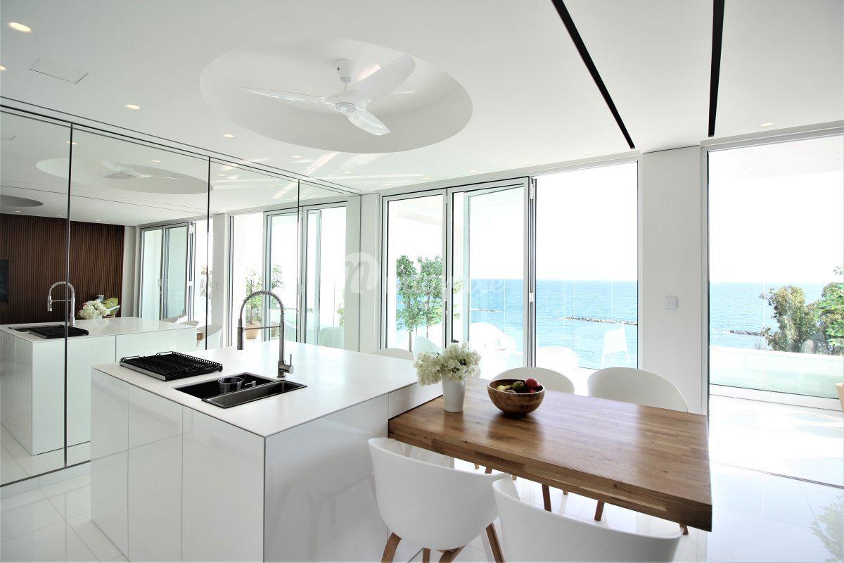 Квартира с 2 спальнями в туристическом районе Агиос Тихон, Лимассол
 (2 Bedroom Apartment in Agios Tychon Tourist Area, Limassol)