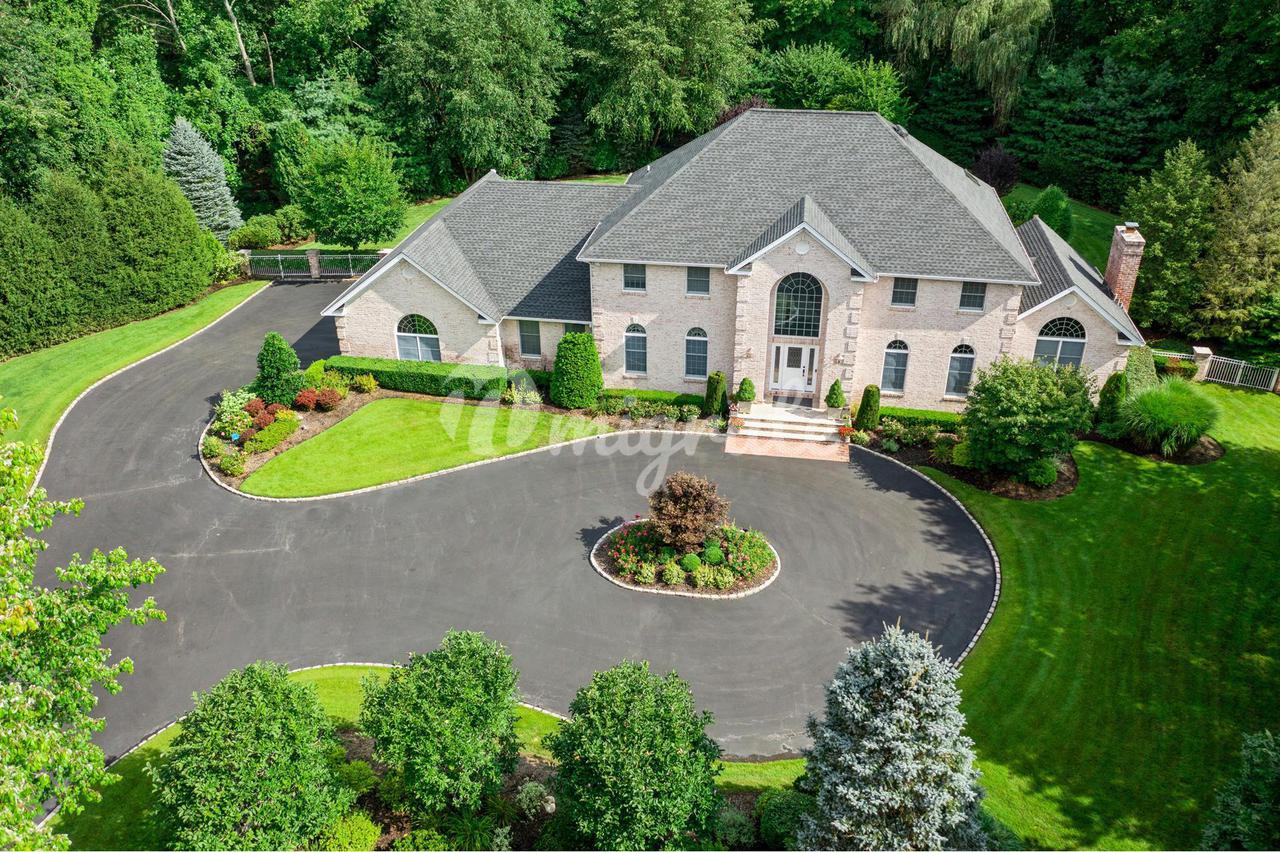 Вилла в 6 Ariana Court - Oyster Bay Cove, New York