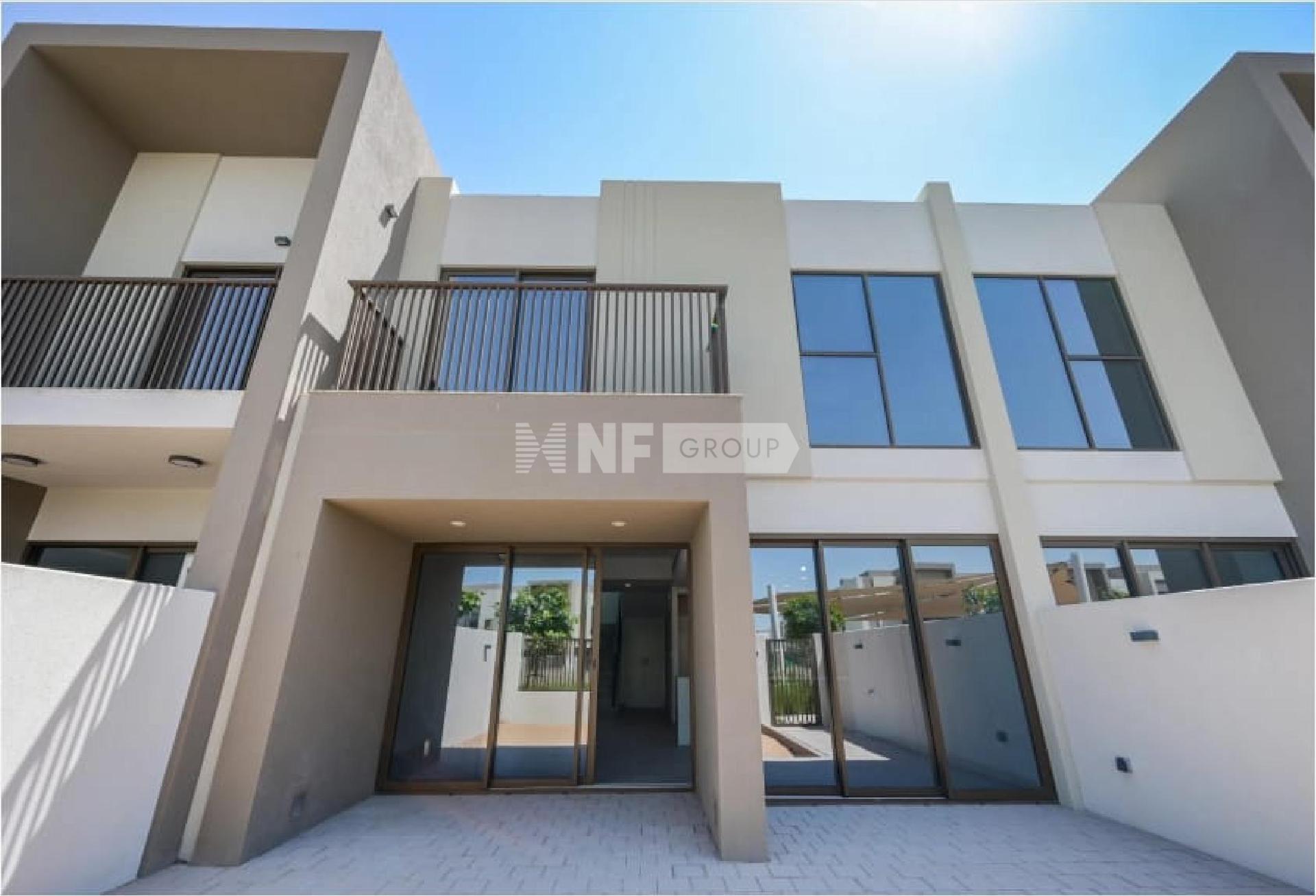 Трехкомнатный таунхаус в La Violeta 1 (3 BR in La Violeta 1, Villanova)