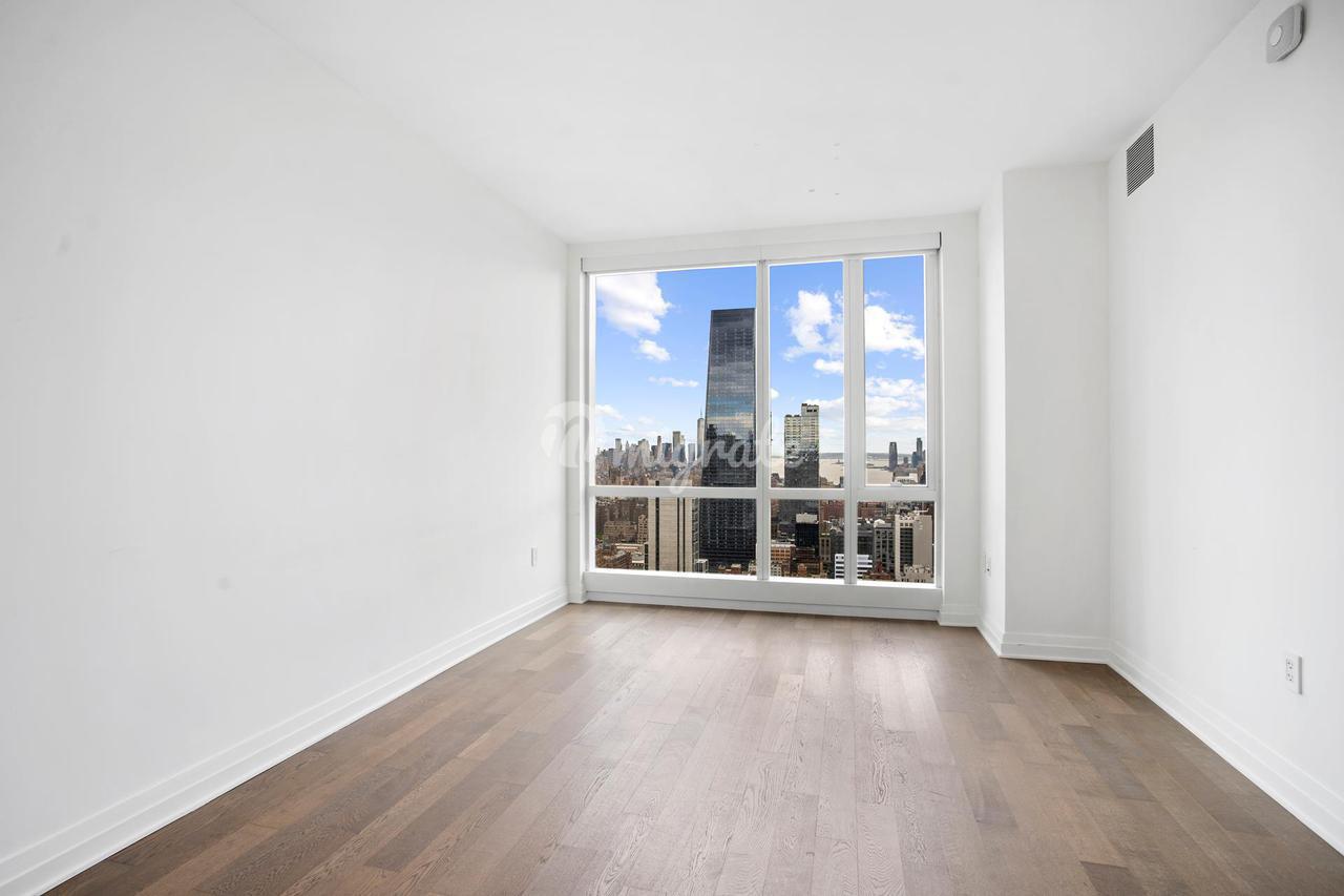 Кондоминиум в Mima, 460 W 42ND ST, 55H - Hells Kitchen, New York