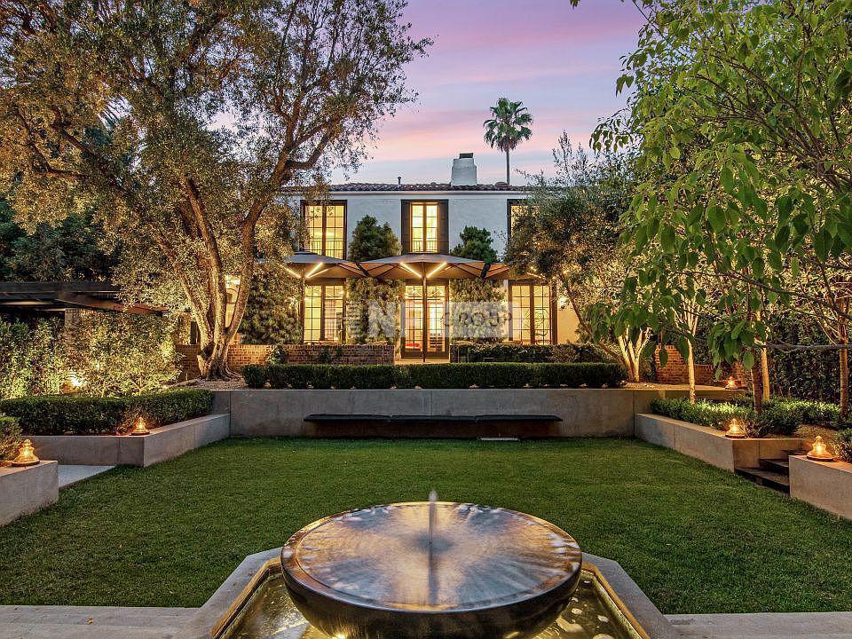 Историческое поместье в Голивуде (7065 Hillside Ave, Los Angeles, CA 90068)