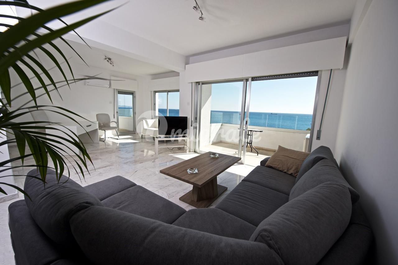 Апартаменты на первой линии в Лимасоле (Downtown)