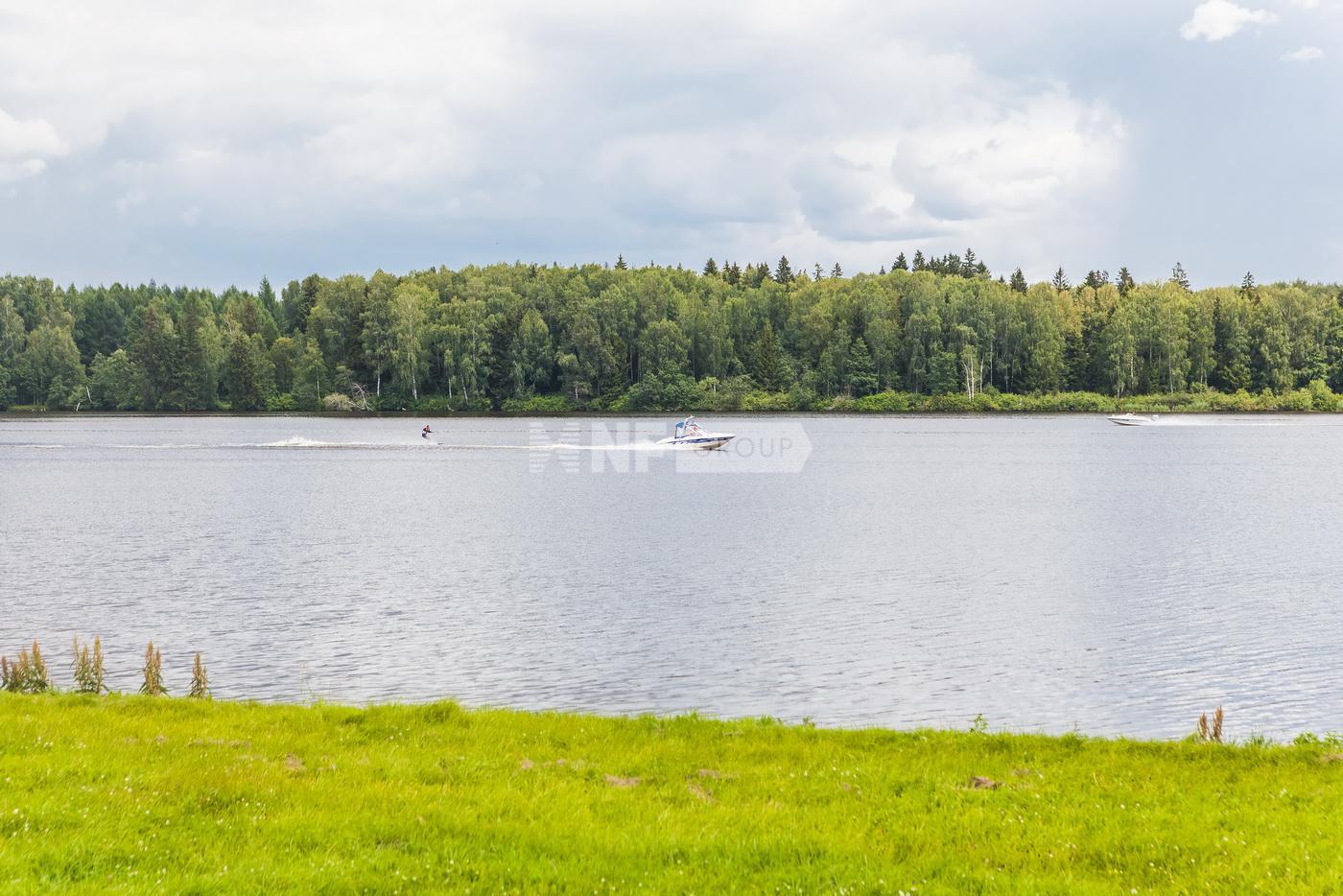 «Яхт-клуб Пестово» (Golf i yakht-klub Pestovo)