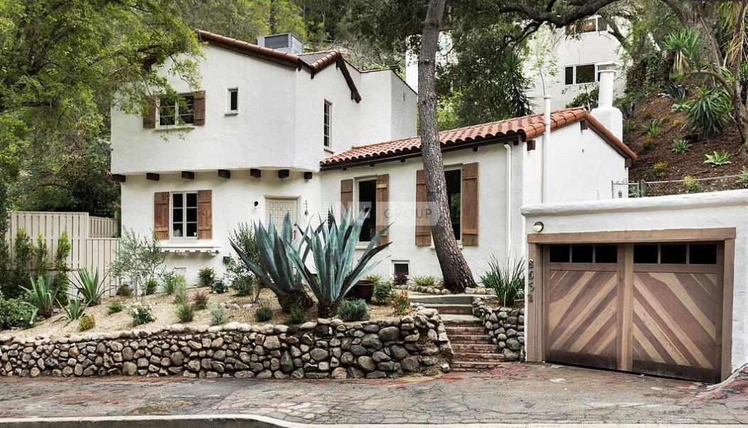 Дом расположенный в первоклассном Лорел каньоне (MLS# 23-228723)