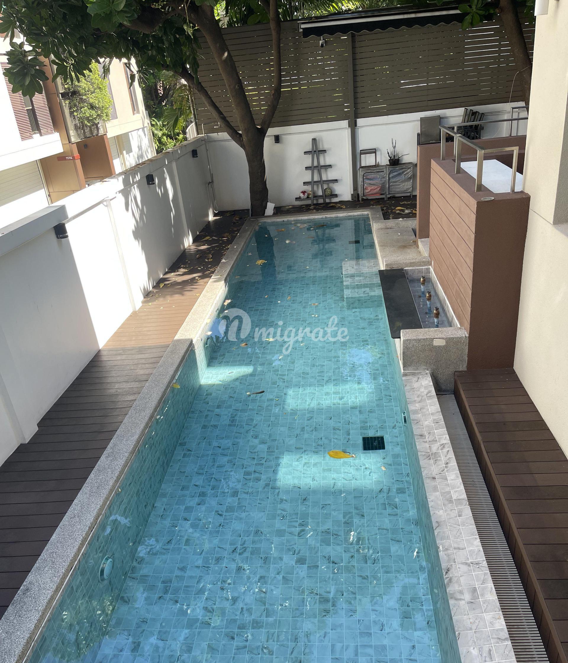 3 спален Кондо на продажу в Baan Lux-Sathon (Baan Lux-Sathon)