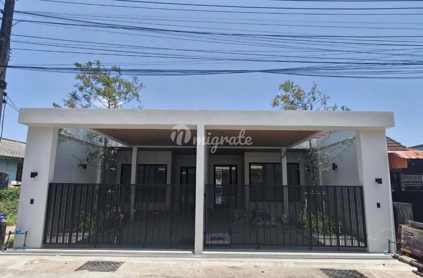 Newly Renovated 2 Bedroom Townhouse for Sale in Choeng Thale
