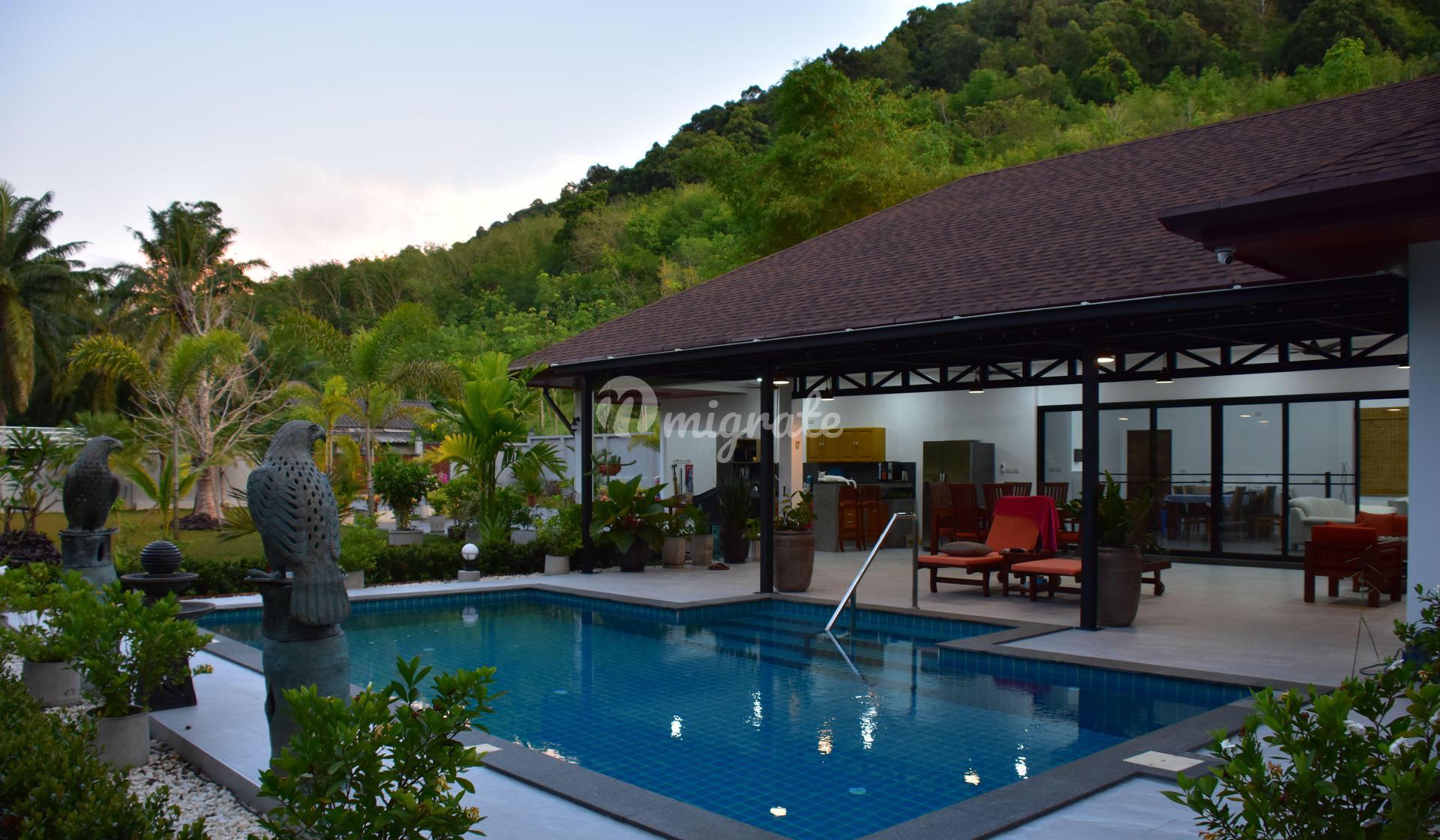 2 спален Дом на продажу (Beautiful Pool Villa with stunning Mountain view in Krabi)
