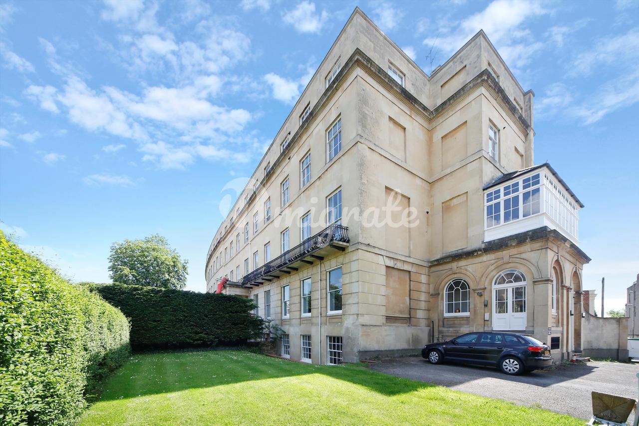 Квартира в Lansdown Crescent, Cheltenham, Gloucestershire, GL50