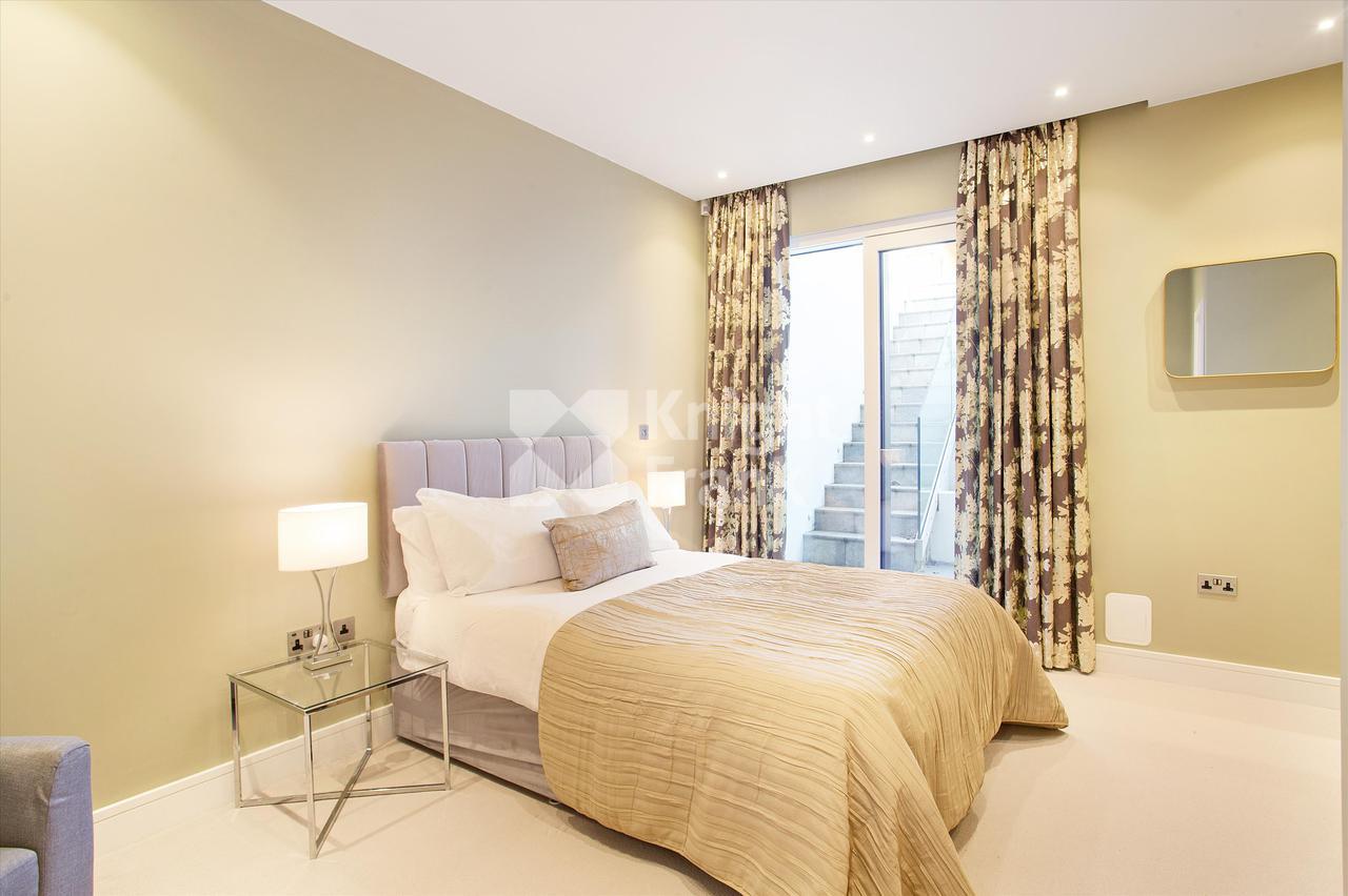 Продажа Вилла в Bramcote Road, London, SW15. в Лондоне в