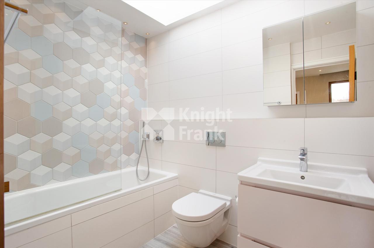 Продажа Вилла в Bramcote Road, London, SW15. в Лондоне в