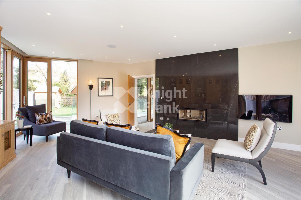 Продажа Вилла в Bramcote Road, London, SW15. в Лондоне в