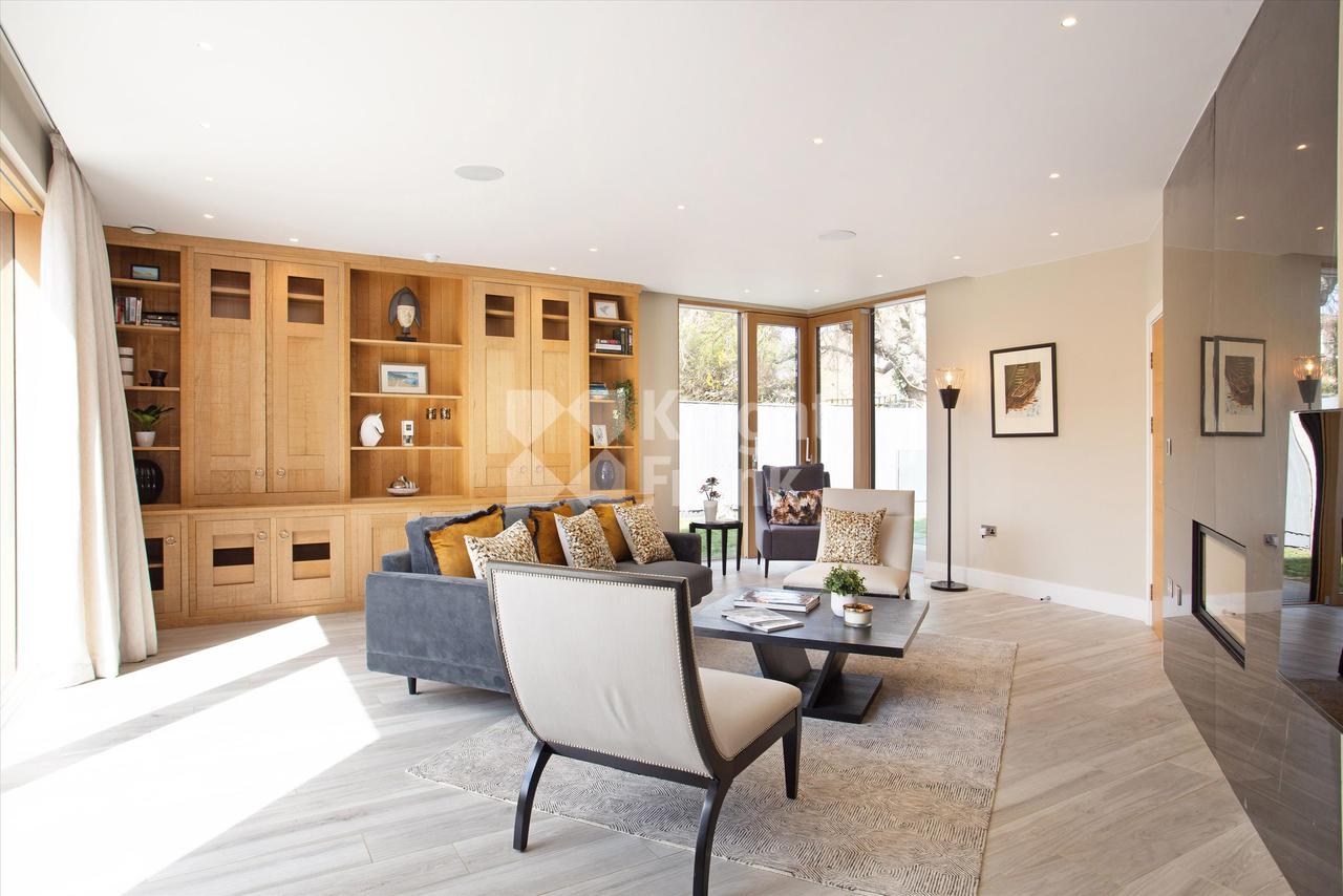 Продажа Вилла в Bramcote Road, London, SW15. в Лондоне в