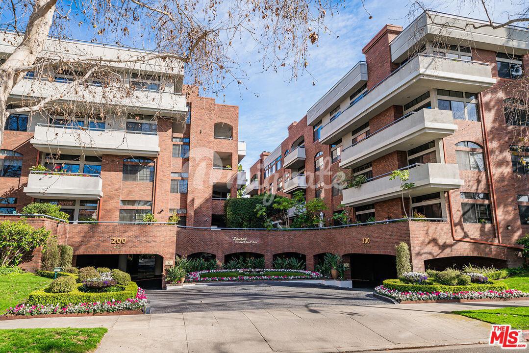 Кондоминиум в 200 N Swall Dr, 301 - Beverly Hills, California