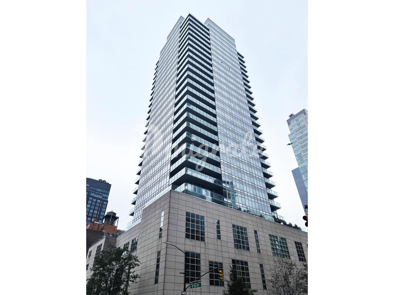 Кондоминиум в 310 E 53RD ST, 10A - Midtown, New York