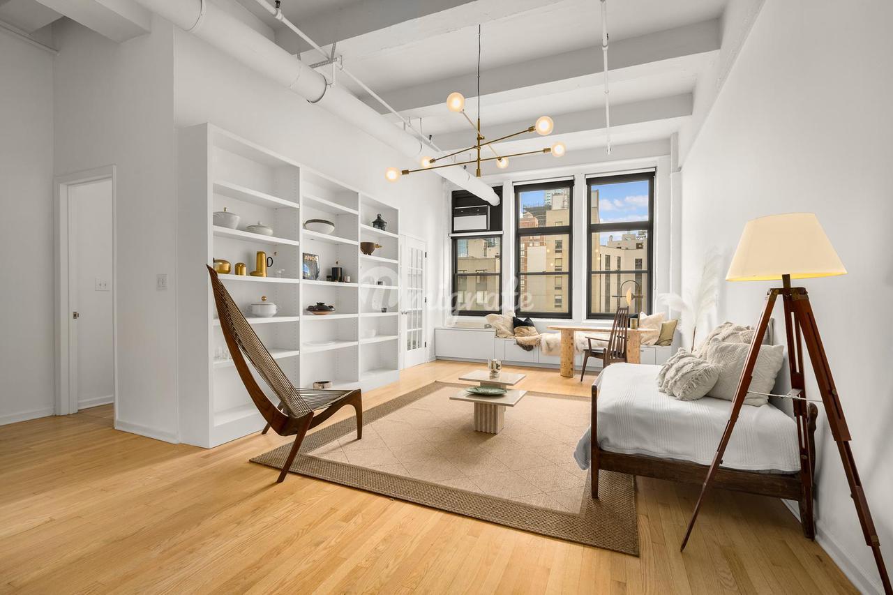 Кондоминиум в Glass Farmhouse, 448 W 37TH ST, 7E - Midtown, New York