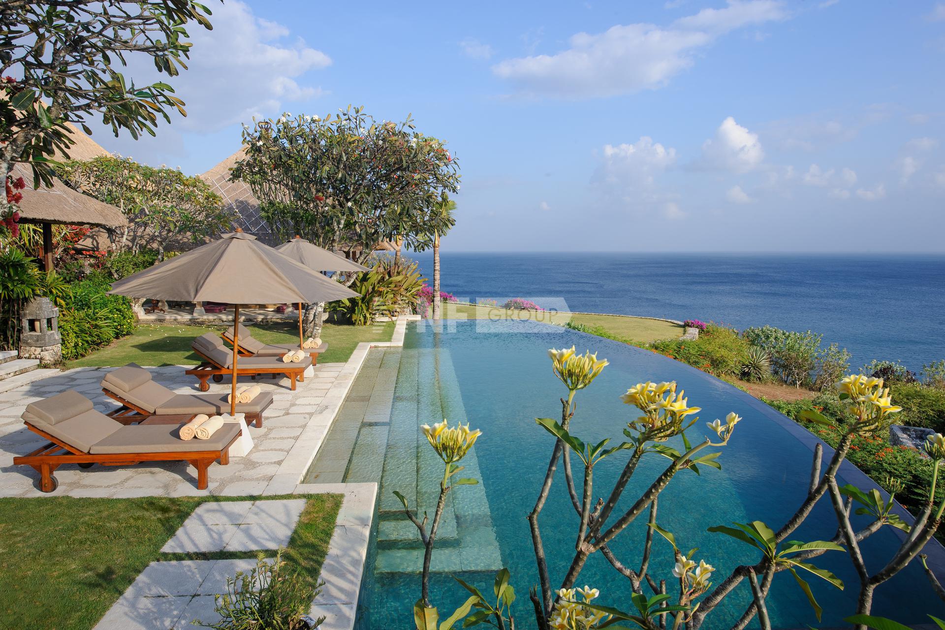 Bali’s Most Iconic Cliff-top 5 BR Freehold Villa in Bingin