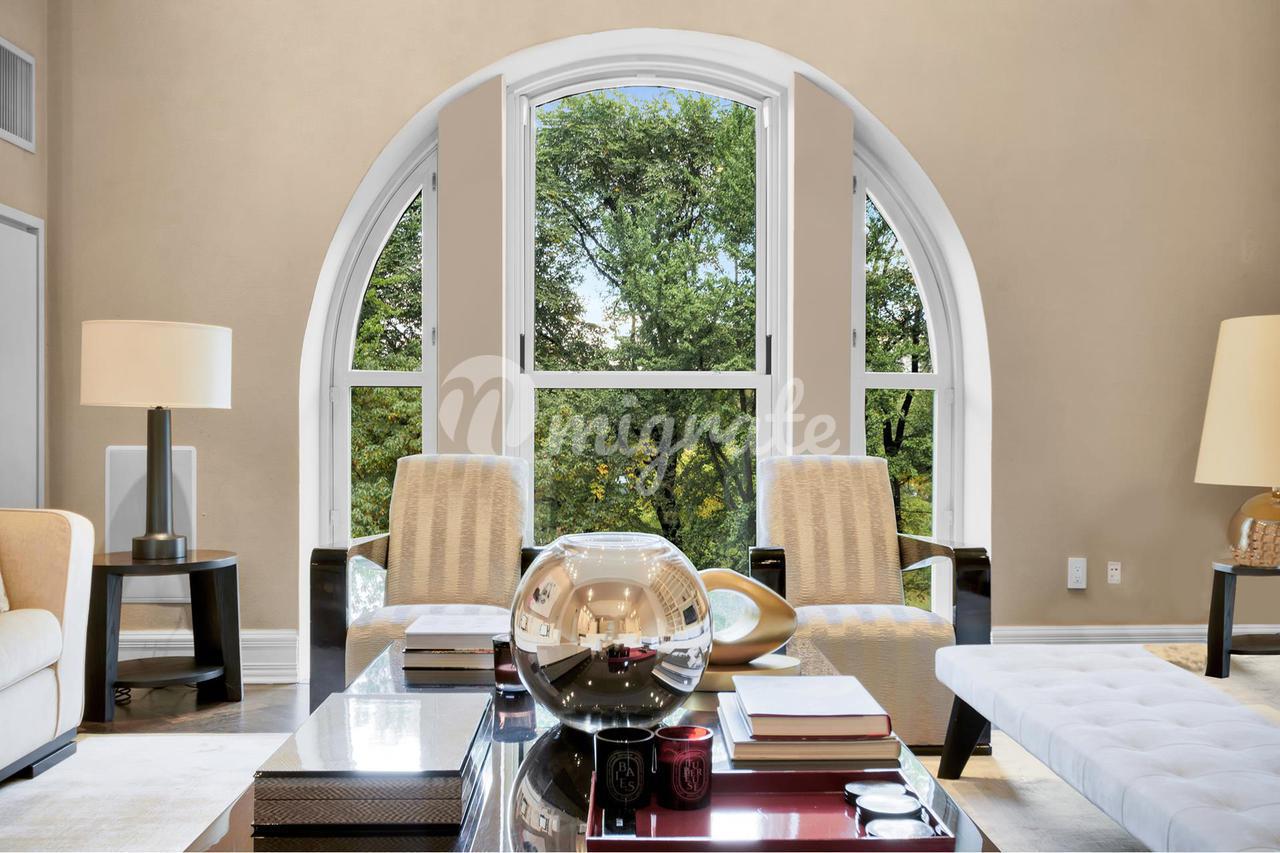 Кондоминиум в The Plaza Residence, 1 CENTRAL PARK S, 401 - Central Park South, New York
