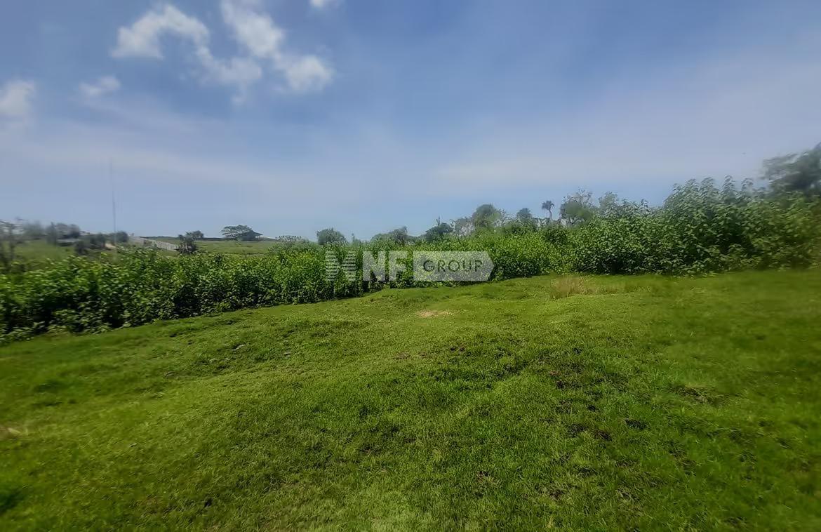 Prime beach side land in Nyanyi for sale