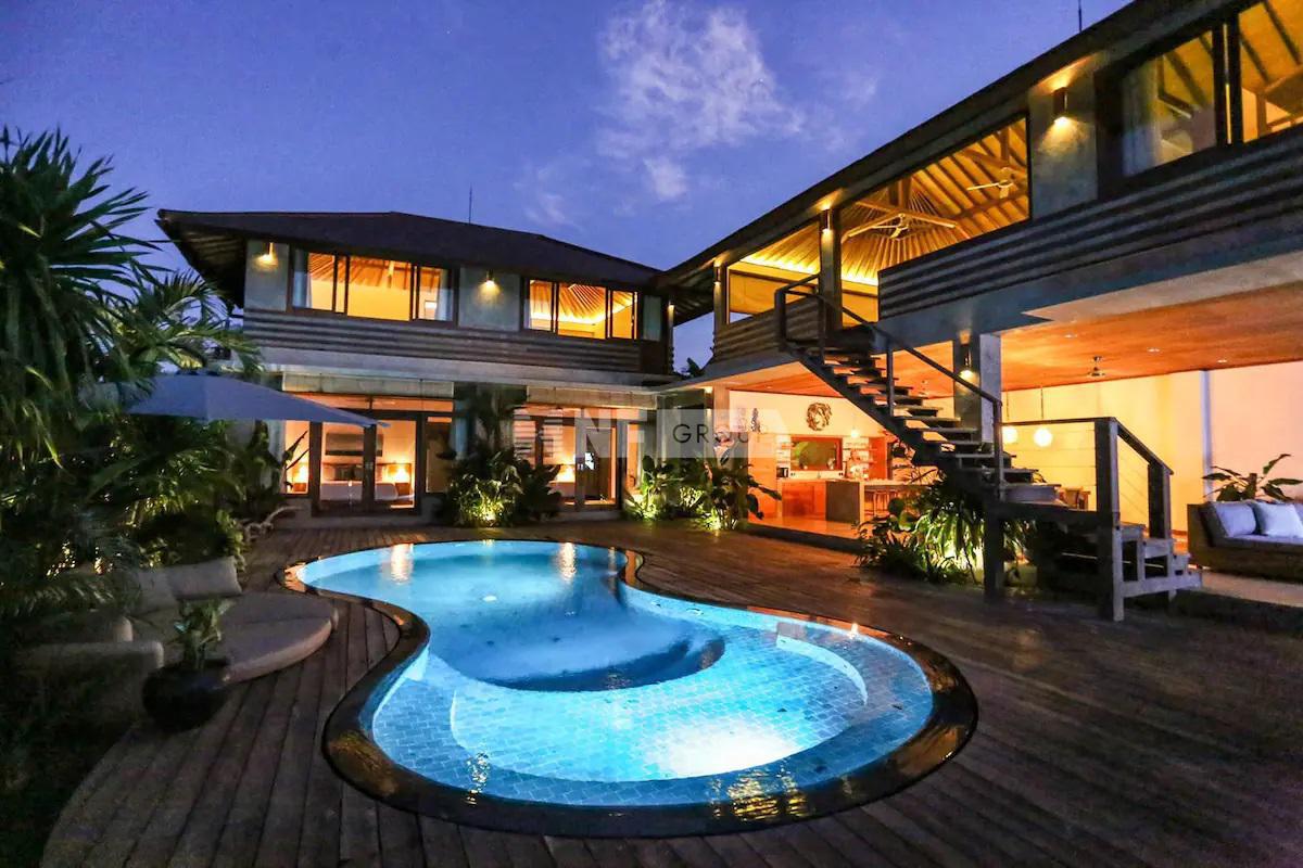 Modern Commercial Villa 50m From the Beach with Sea Views