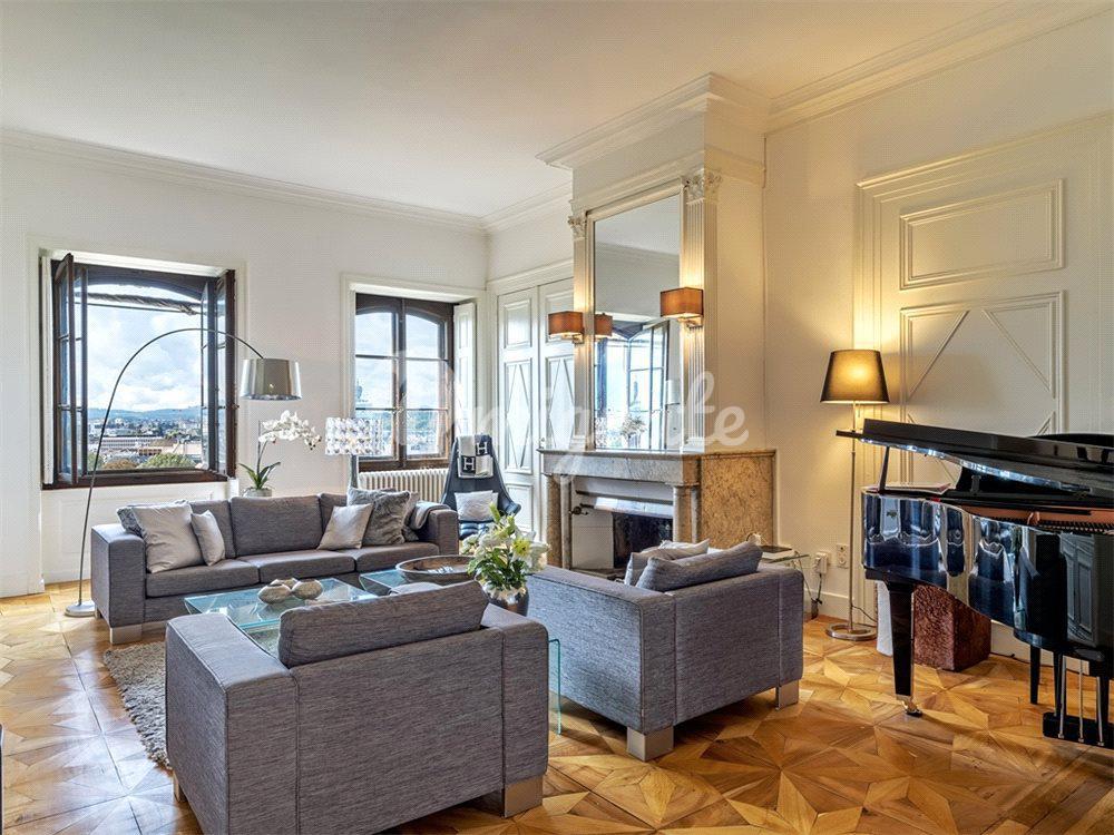 Роскошная квартира в Старом городе Женевы