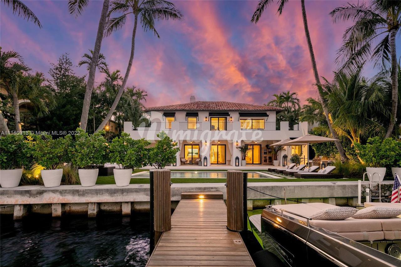 Вилла в 5401  Pine Tree Dr  - Miami Beach, Florida