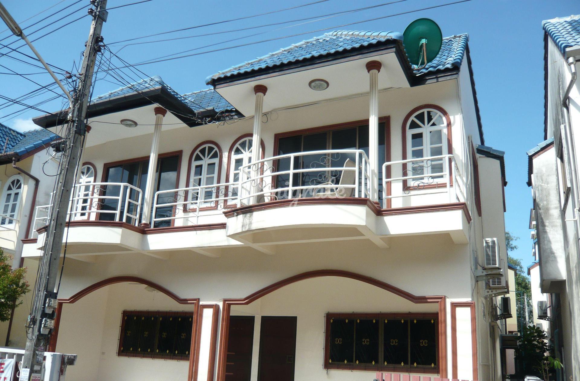 Town house for rent and sale in center of Patong