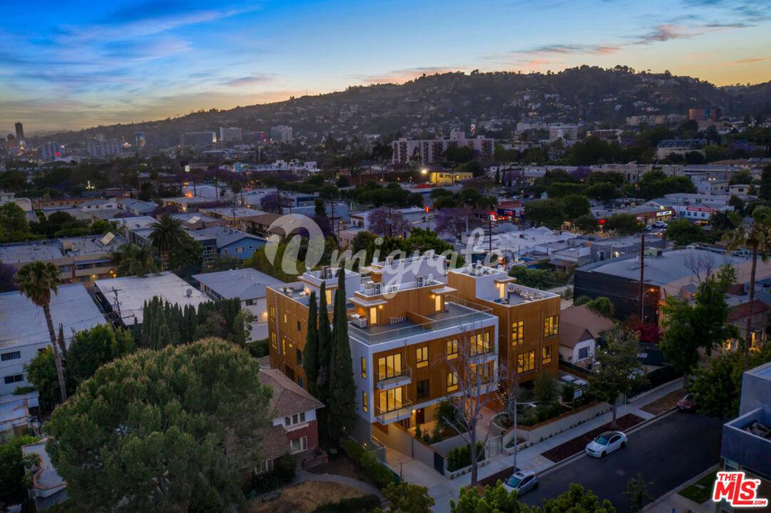 Вилла в 1041 N Spaulding Ave, 202 - West Hollywood, California