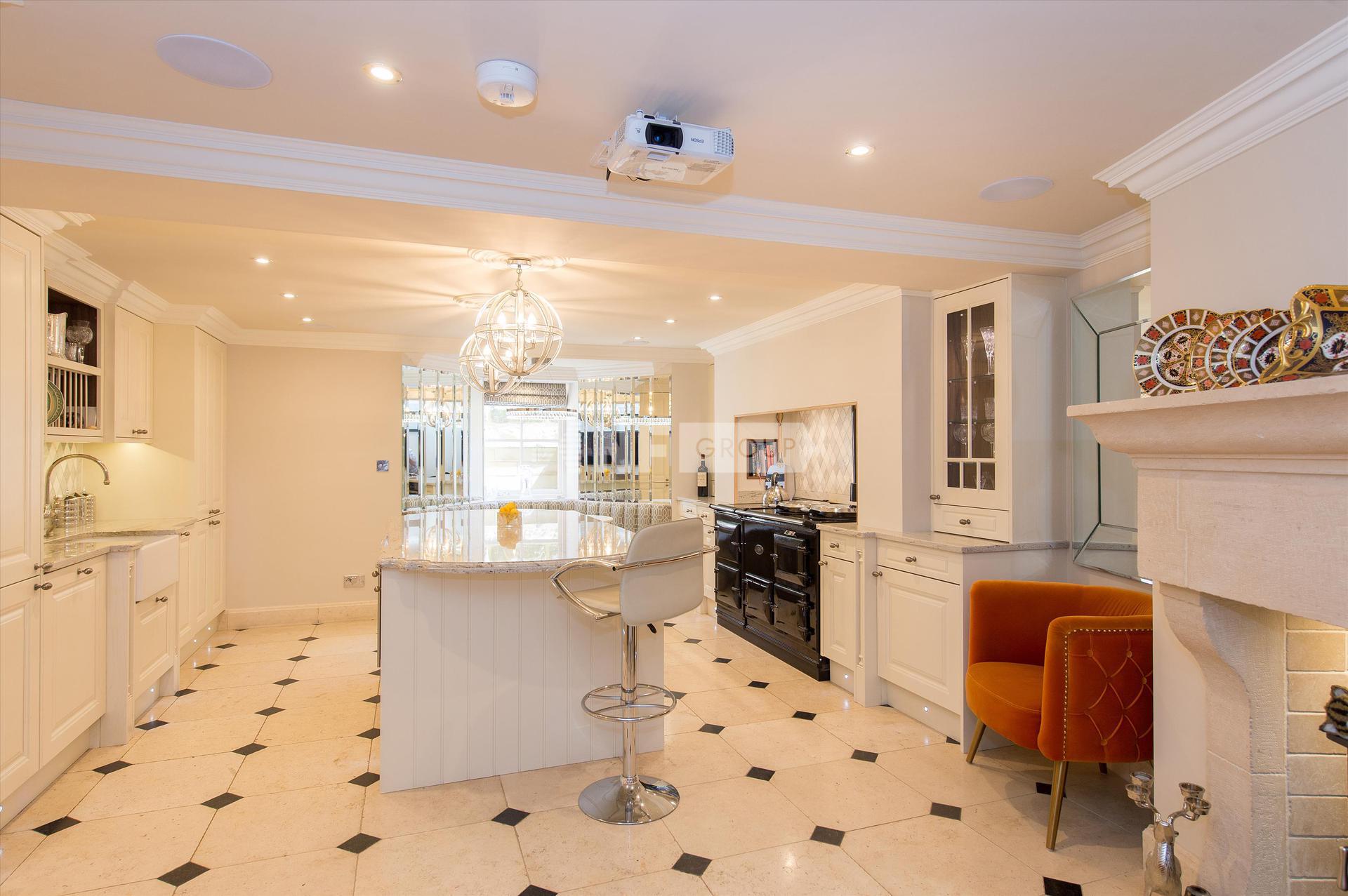 Вилла в Mount Parade, Harrogate, North Yorkshire, HG1