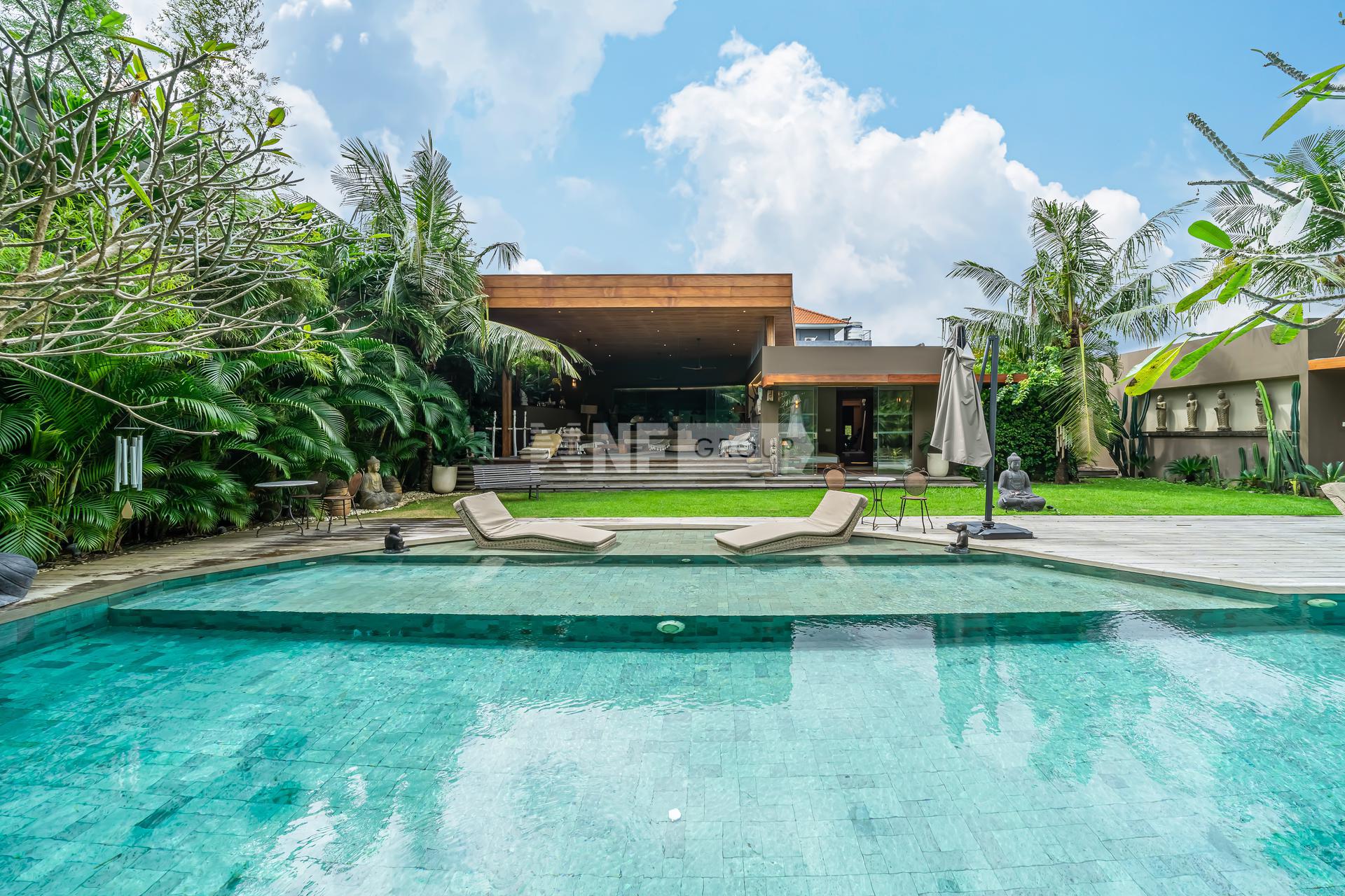 4 Bedroom Villa in Canggu with Luxurious Spacious Design