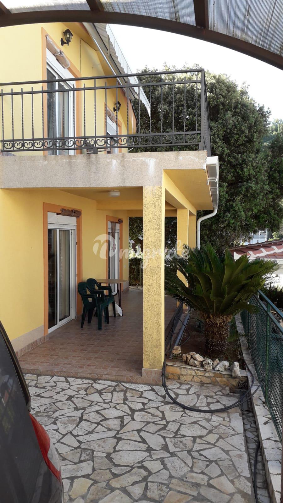 На продажу дом с участком с видом на море (For sale a house with a plot with and a sea view)