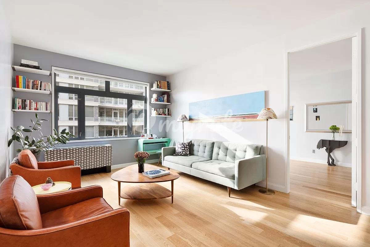Кондоминиум в 11-02 49TH AVE, 2C - Long Island City, New York