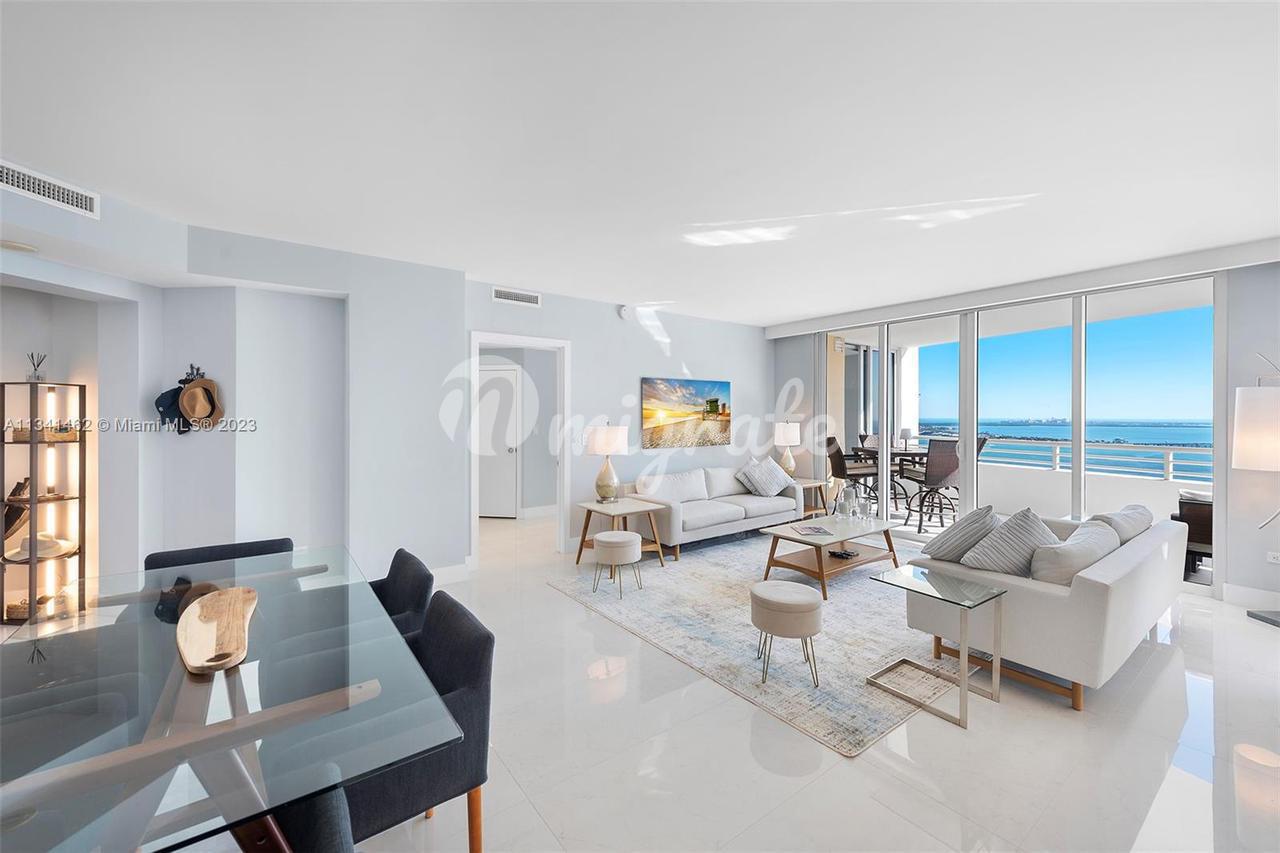 Кондоминиум в 848 Brickell Key Dr, 3705 - Miami, Florida