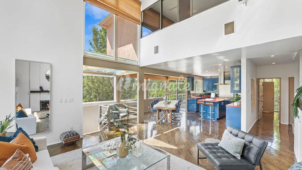 Уединенный дом в Laurel Canyon (MLS#: 22-209317)