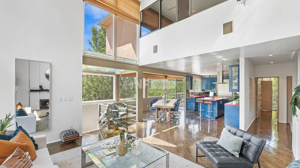 Уединенный дом в Laurel Canyon (MLS#: 22-209317)