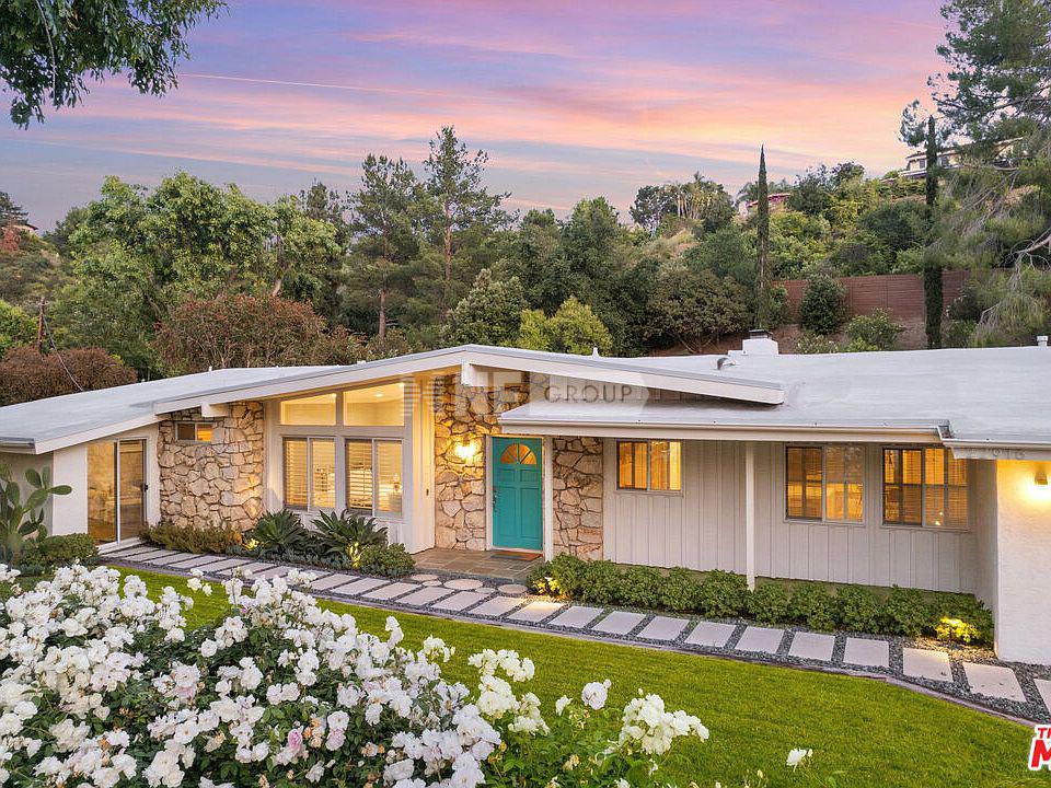 Изысканная резиденция в Лос-Анджелесе (22916 Ardwick St, Woodland Hills, CA 91364)