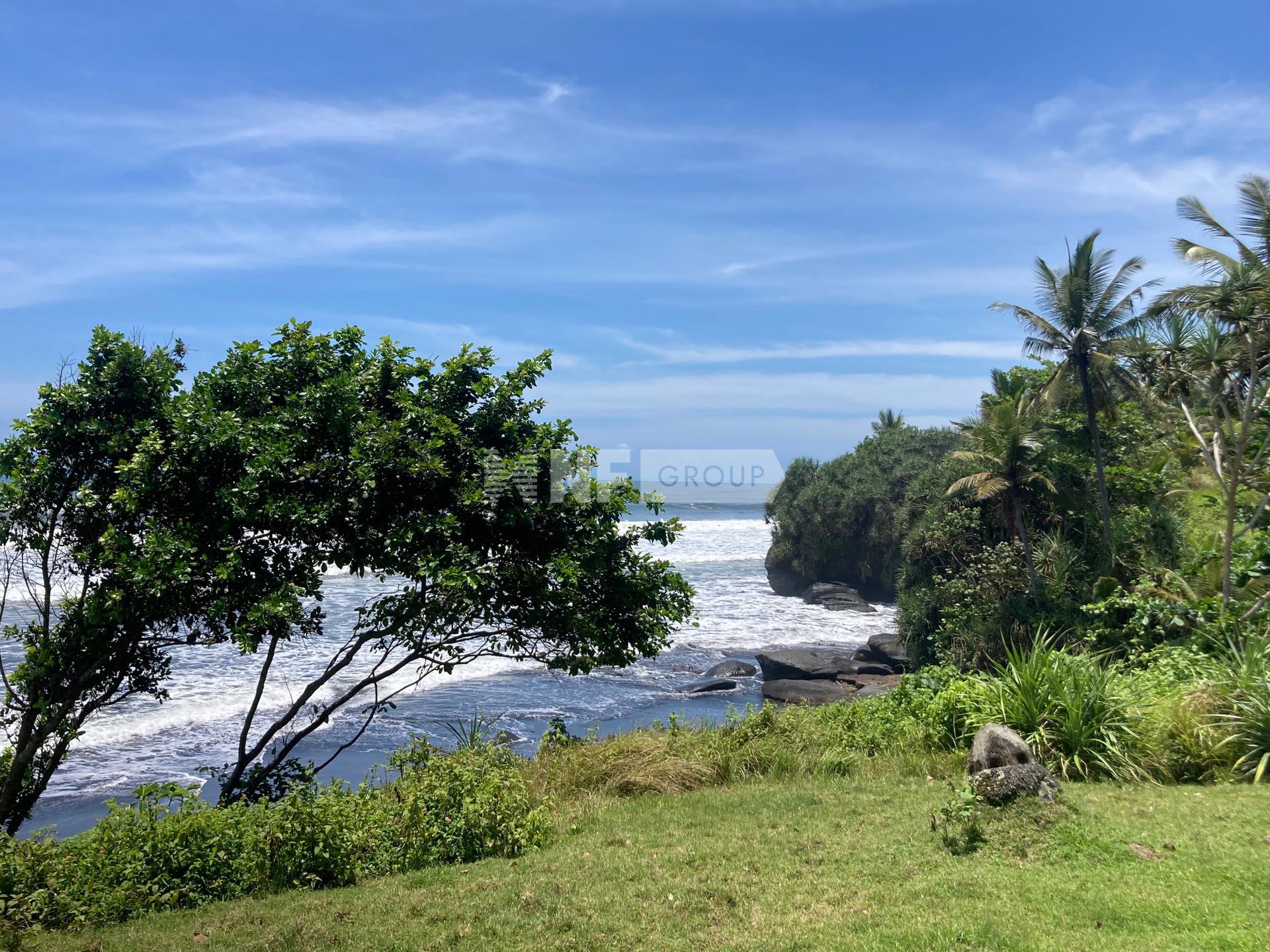 7720 sqm plot of beachfront land in Balian
