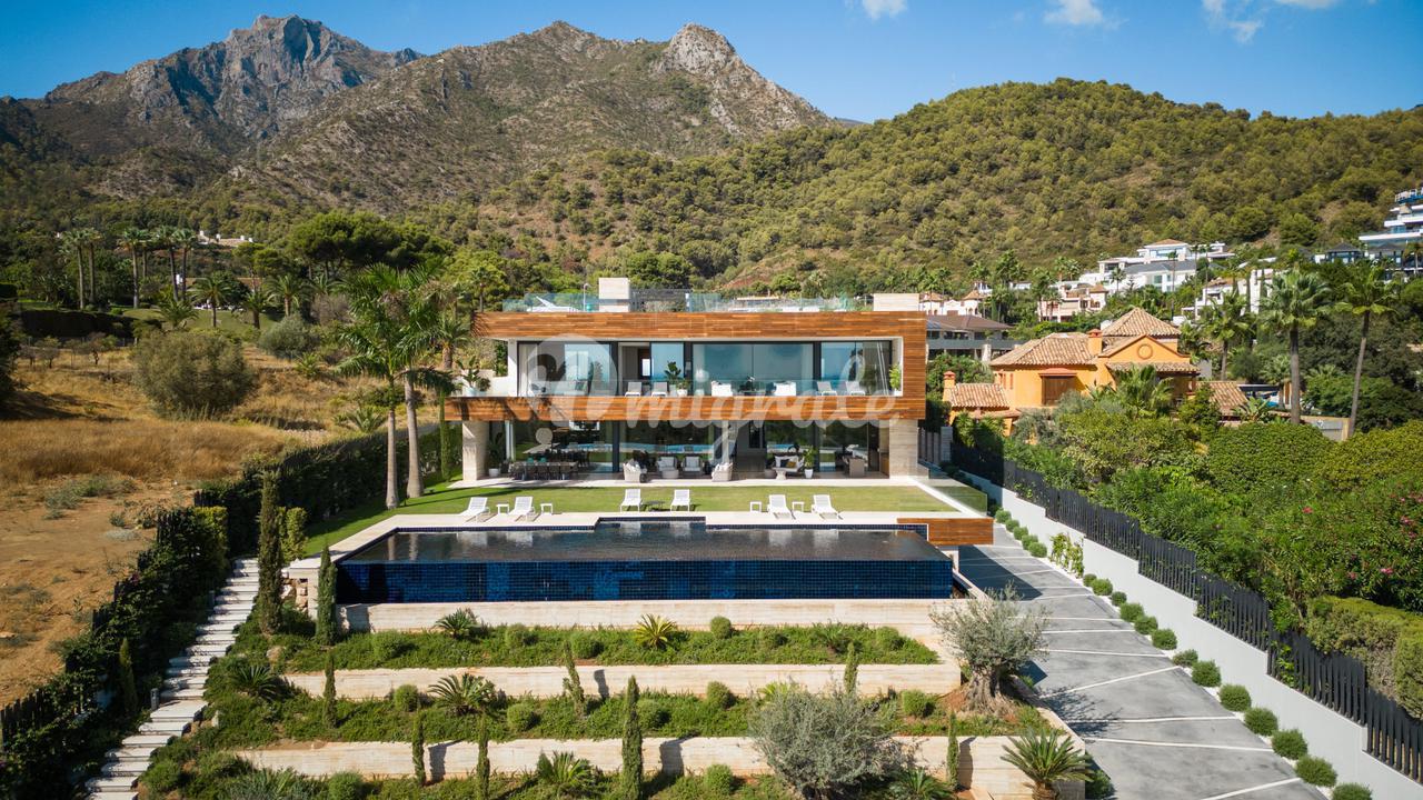 Продажа - Вилла в Cascada de Camojan, Marbella, Malaga - в Марбелье в  Испании, цена € 14 950 000 | KF.expert