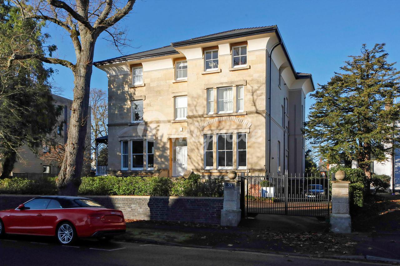 Квартира в Fulshaw Lodge, 53 Christchurch Road, Cheltenham, Gloucestershire, GL50