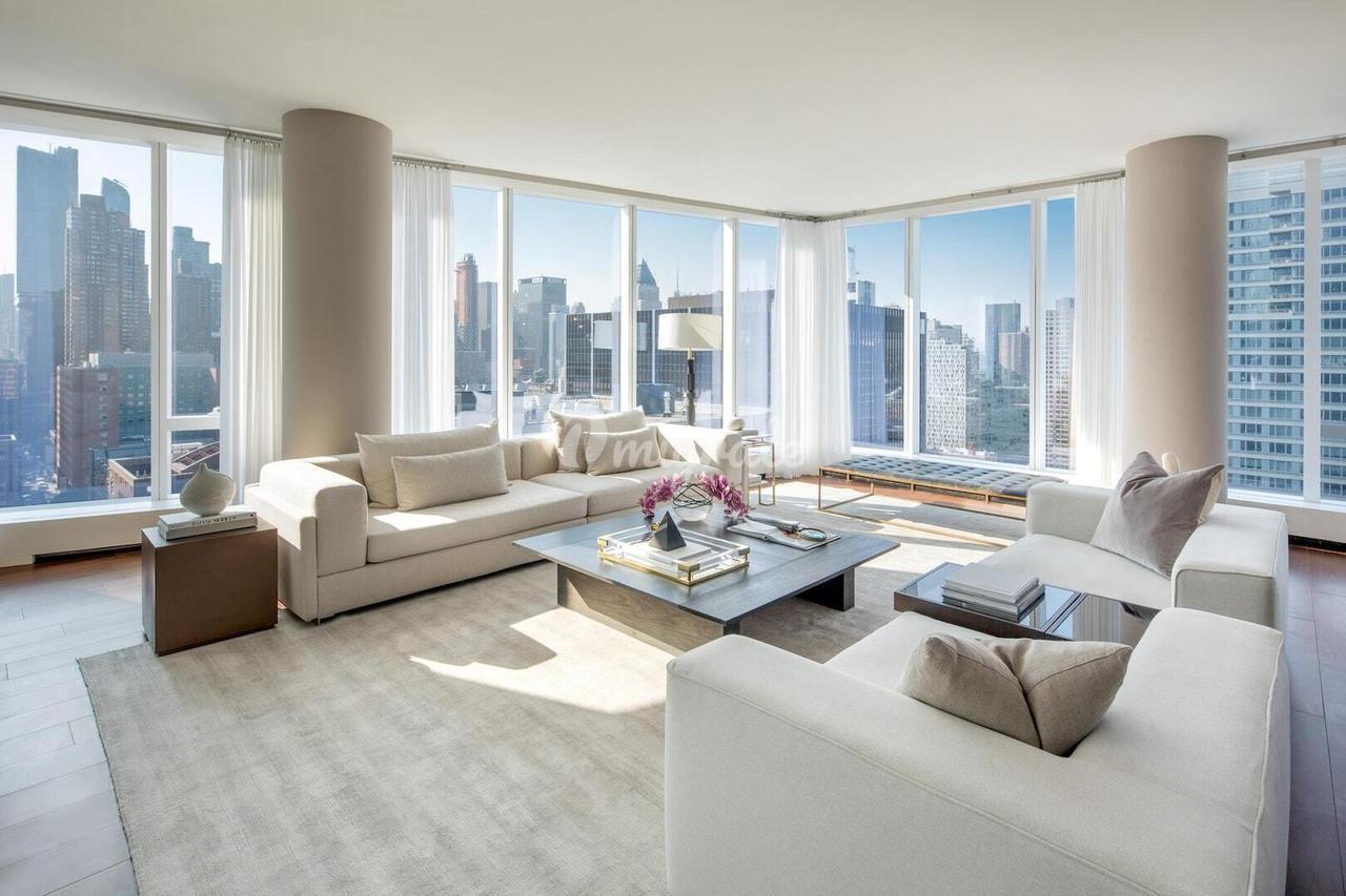 Кондоминиум в One West End, 1  WEST END AVE W, 26E - Lincoln Square, New York