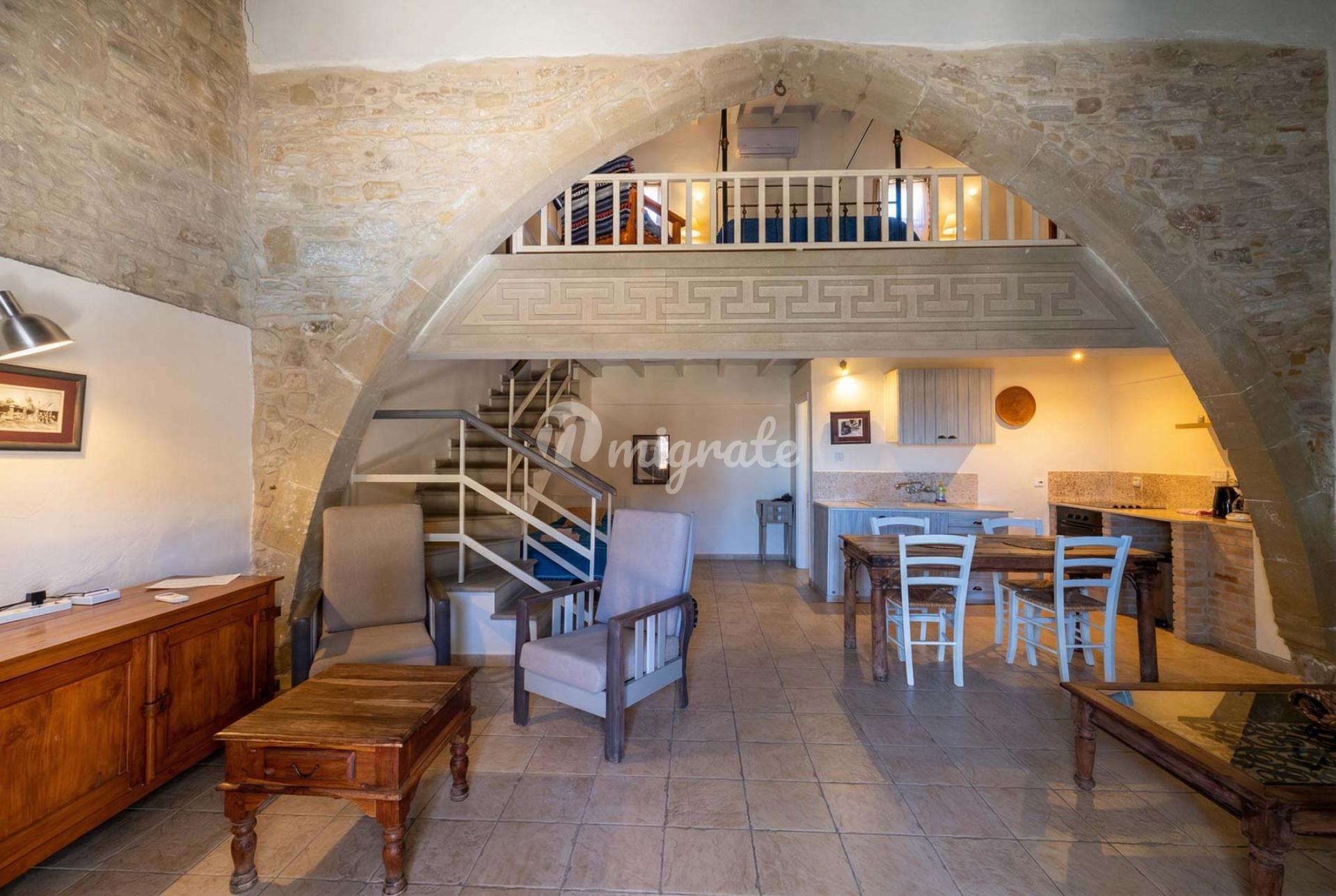 Апарт-отель в деревне Точни, Ларнака
 (Aparthotel in Tochni Village, Larnaca)