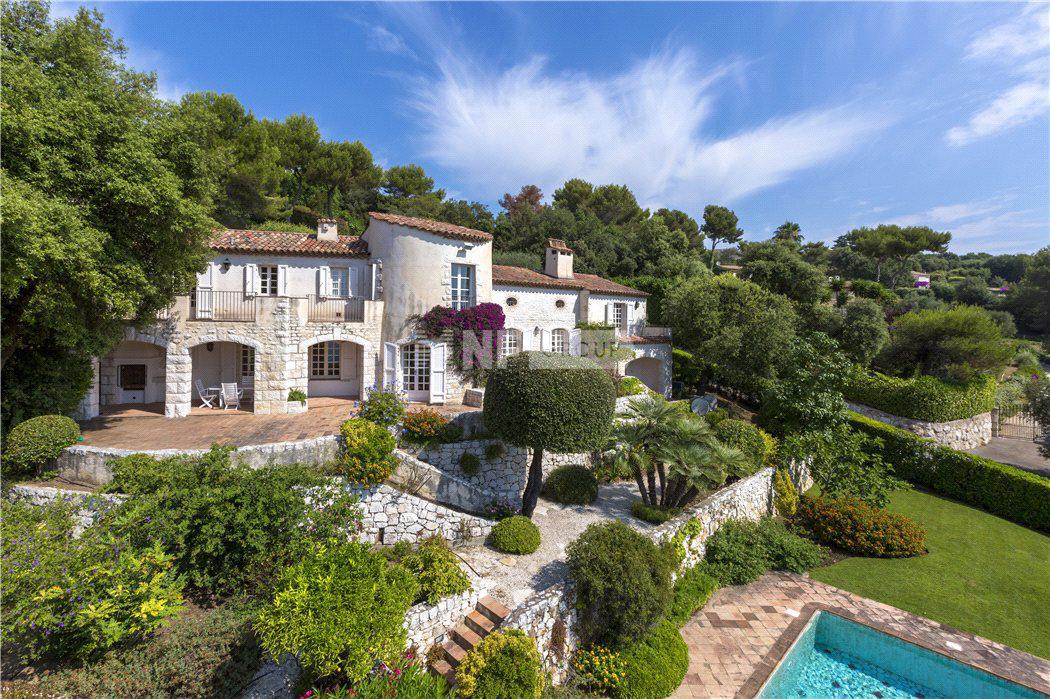 Вилла в Сен-Поль-де-Ванс