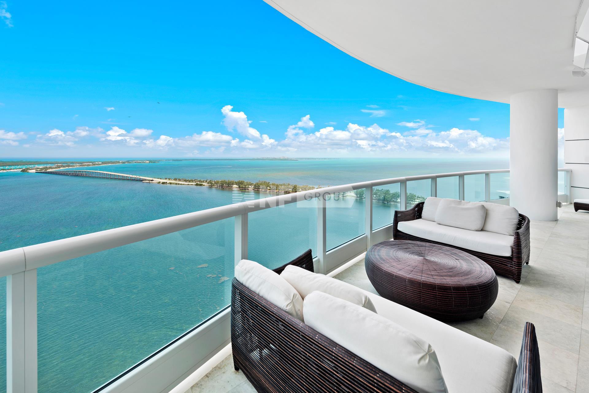 Кондоминиум в 2127  Brickell Ave , PH3801 - Miami, Florida