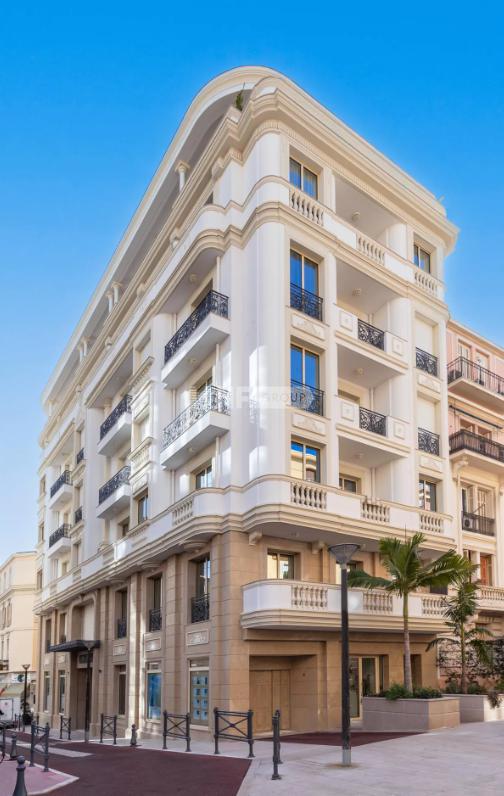 Современные апартаменты в сердце Монако (3 bedroom apartment for sale in Condamine, Monaco)