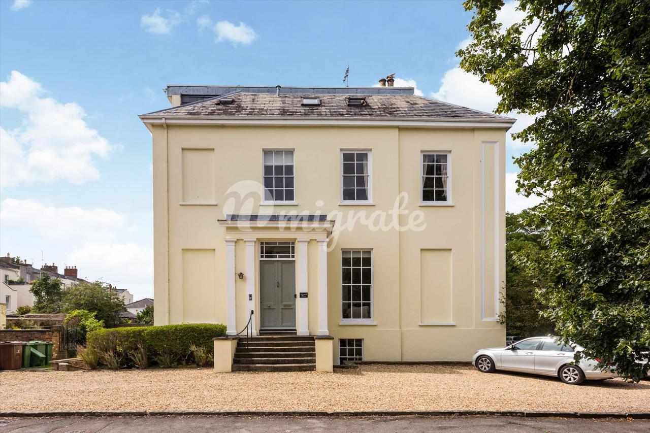 Квартира в Avondale House, Wellington Square, Cheltenham, Gloucestershire, GL50